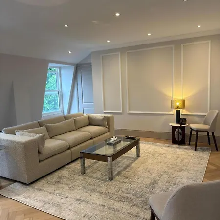 Ashburn Court Apartments-3